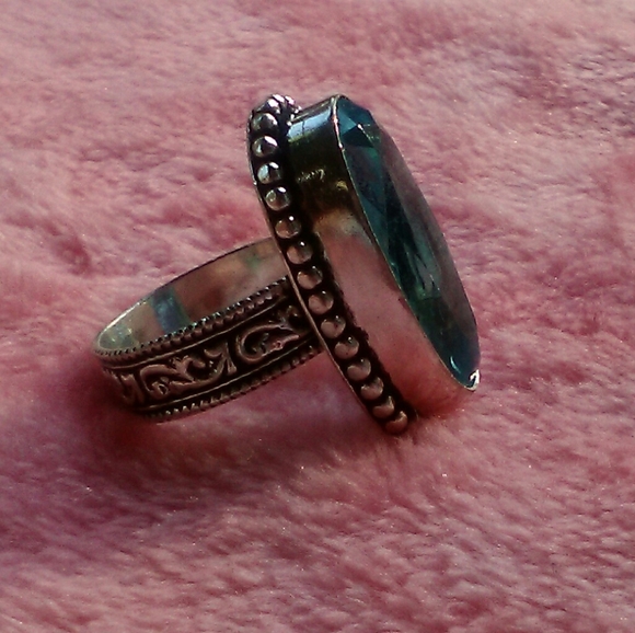 Stunning Aqua Marine Size 8 Statement Ring - Picture 3 of 8